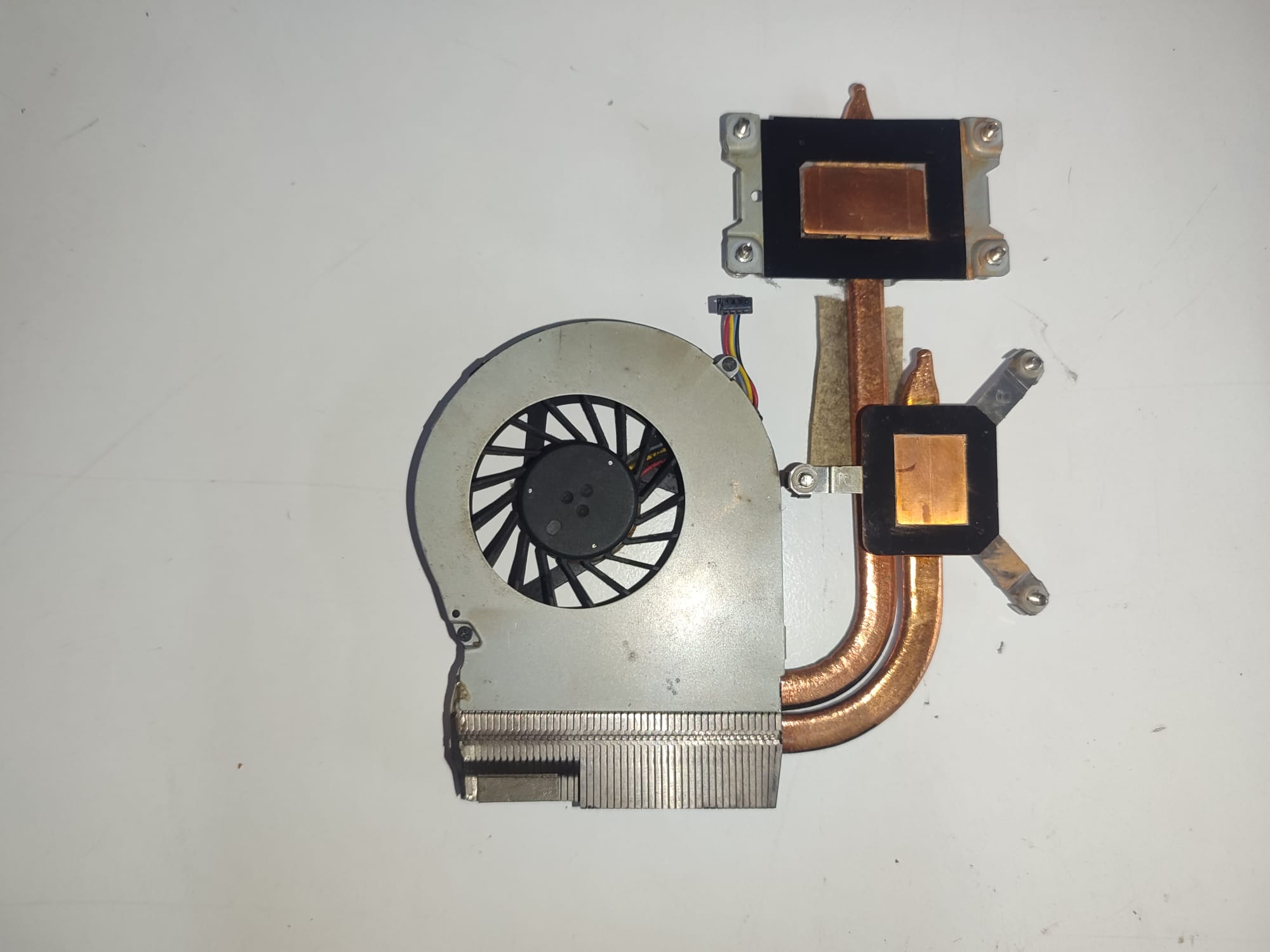 HP Pavilion G6 CPU Soğutucu Fan Komple (683259-001 / 683291-001)