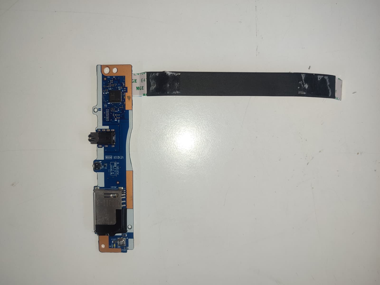 Lenovo IdeaPad 3 15IGL05 (81WQ) Orijinal USB + Ses (Audio) I/O Board Flex Kablolu - Görsel 2